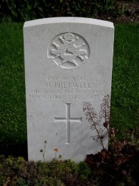 Klagenfurt War Cemetery - Fretwell, Desmond